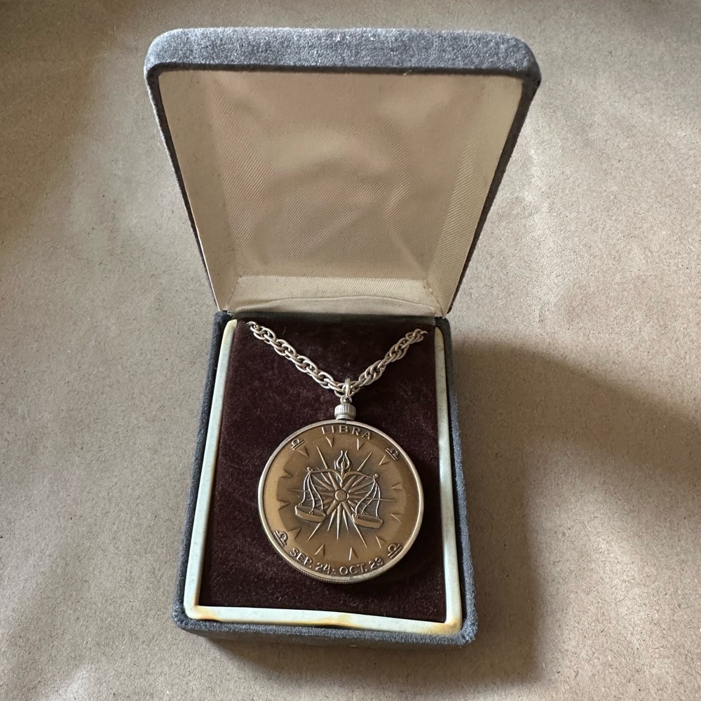 Vintage zodiac necklace (Libra)